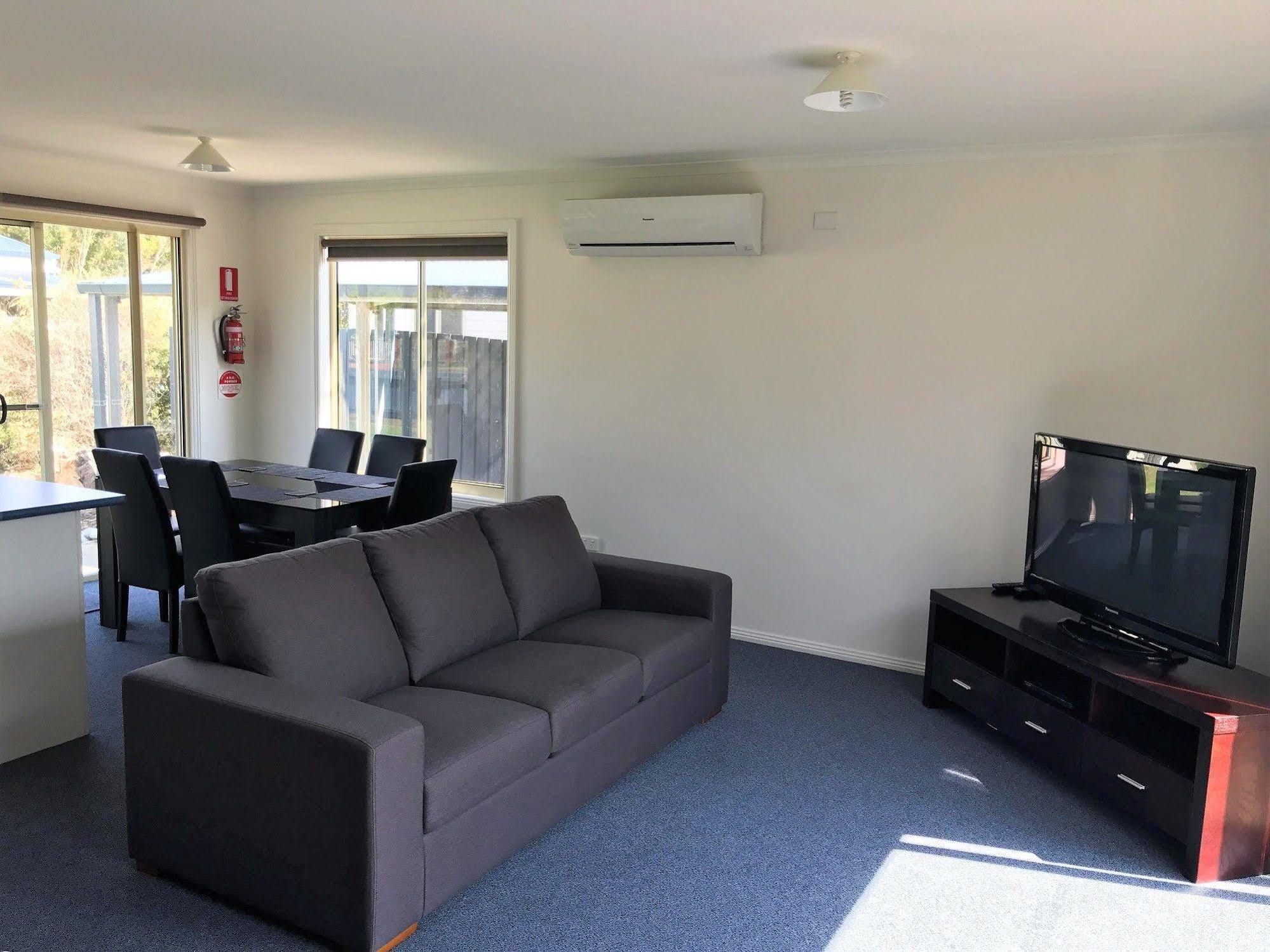 Woodbyne Resort Wimbledon Heights Extérieur photo